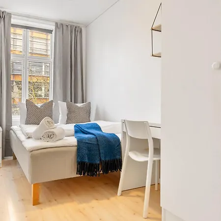 Апартаменти Heimby Homes - Four Bedroom Free Wifi Берген