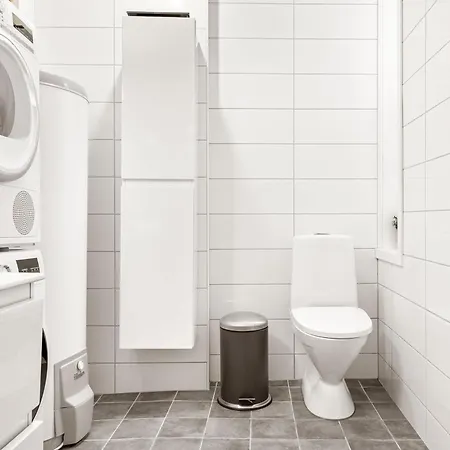 Heimby Homes - Four Bedroom Free Wifi