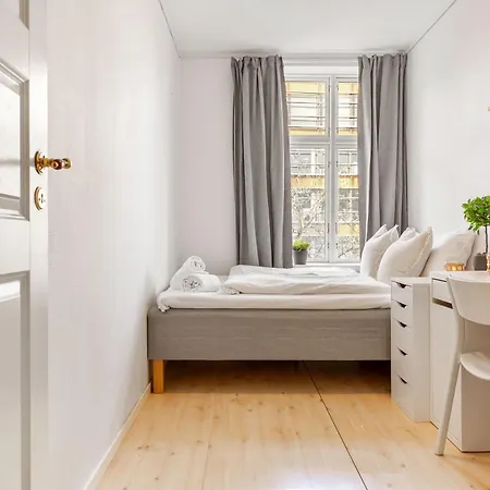 Heimby Homes - Four Bedroom Free Wifi Apartament