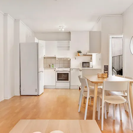 Heimby Homes - Four Bedroom Free Wifi Apartament
