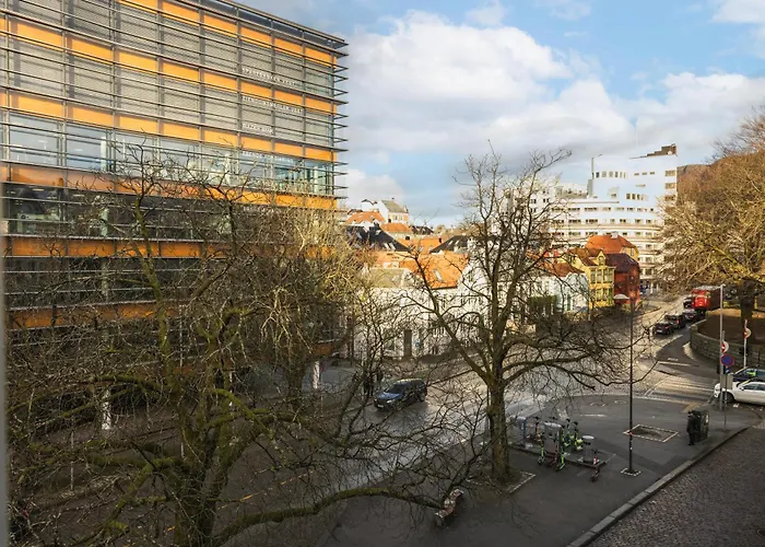 Heimby Homes - Four Bedroom Free Wifi Apartament *