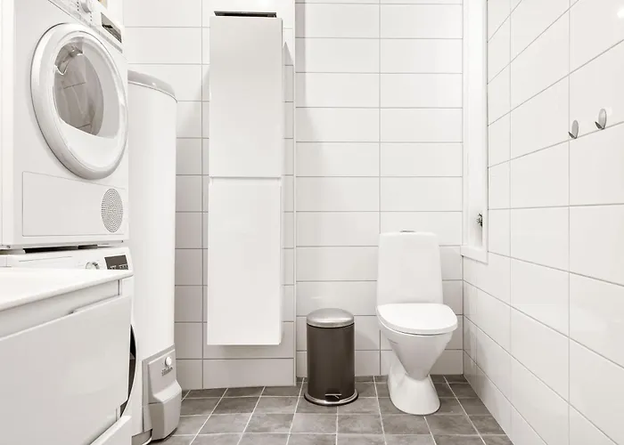 Heimby Homes - Four Bedroom Free Wifi