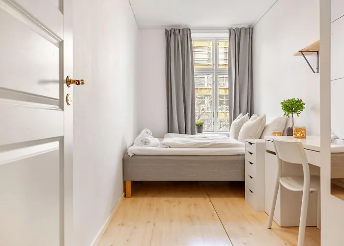 Heimby Homes - Four Bedroom Free Wifi Διαμέρισμα