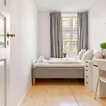 Heimby Homes - Four Bedroom Free Wifi Appartement