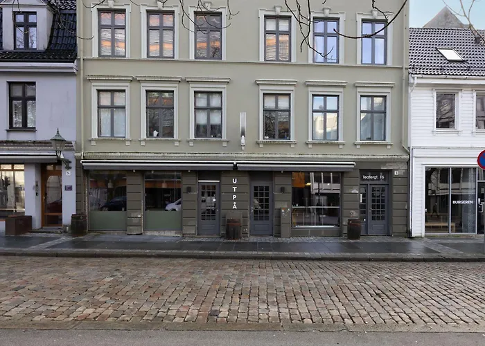 Heimby Homes - Four Bedroom Free Wifi 베르겐