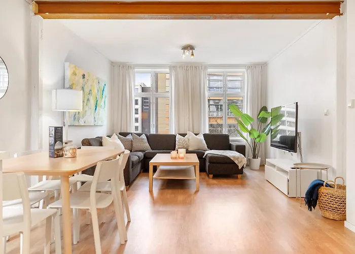 아파트 Heimby Homes - Four Bedroom Free Wifi *